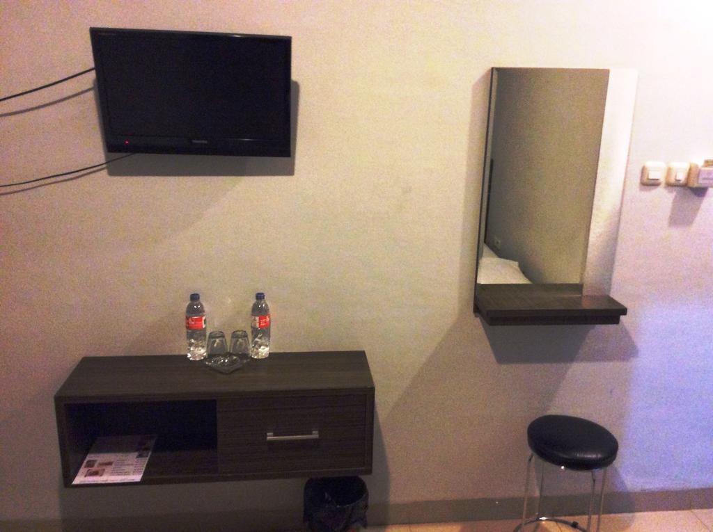 Hotel Diamond Makassar Phòng bức ảnh