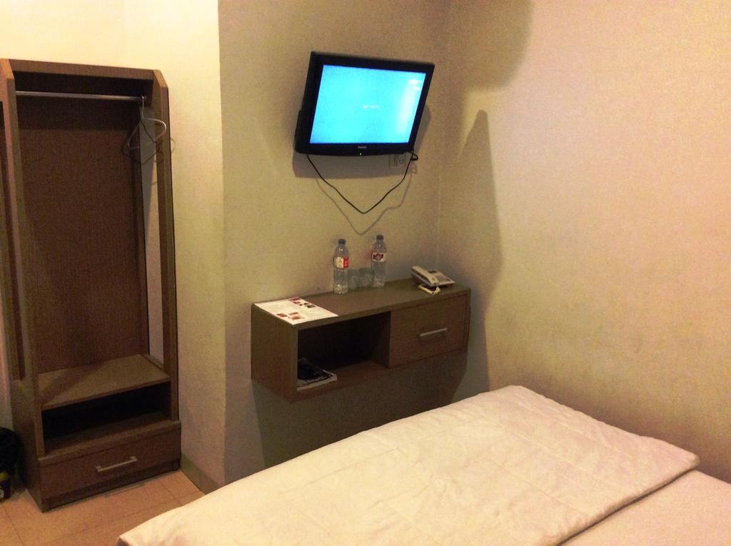 Hotel Diamond Makassar Phòng bức ảnh